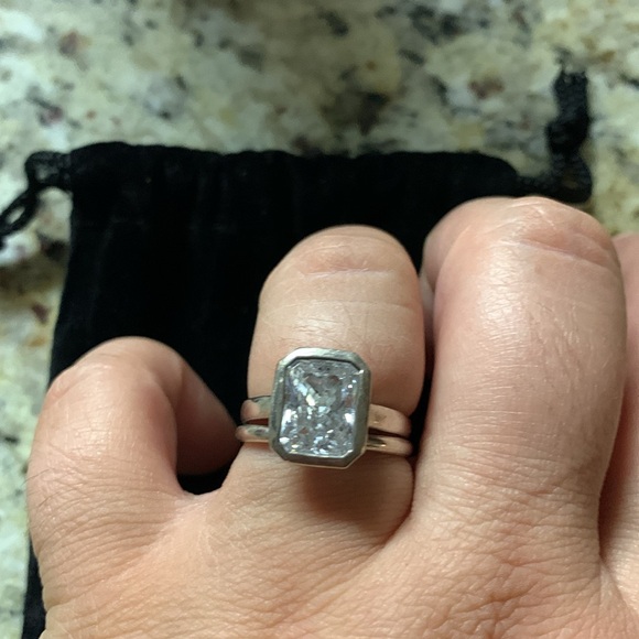 3ct Moissanite diamond - Picture 2 of 4